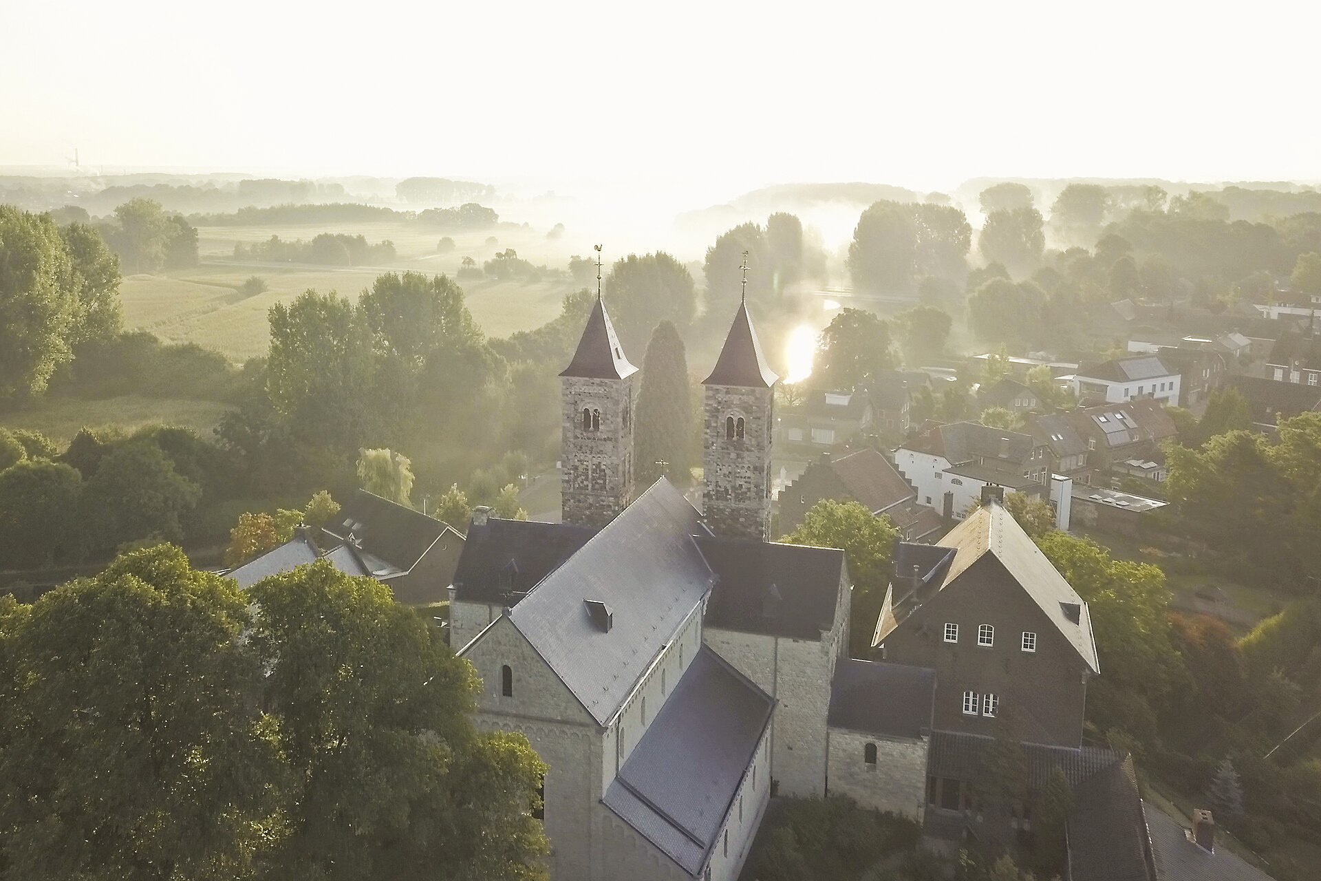 De basiliek in Sint Odiliënberg, een van de plekken van de Allerzielenvieringen